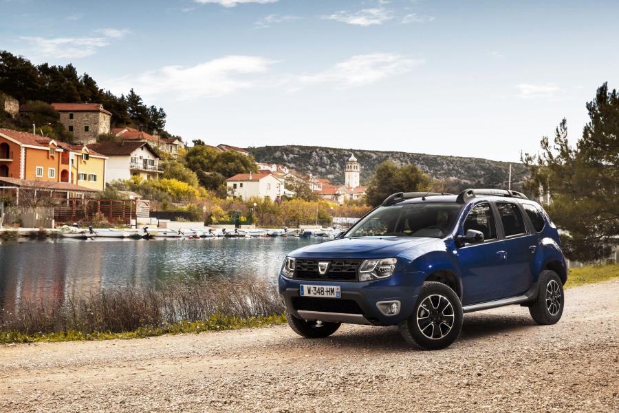  Dacia Duster Black Touch 2016 года  (фото 3 из 17)